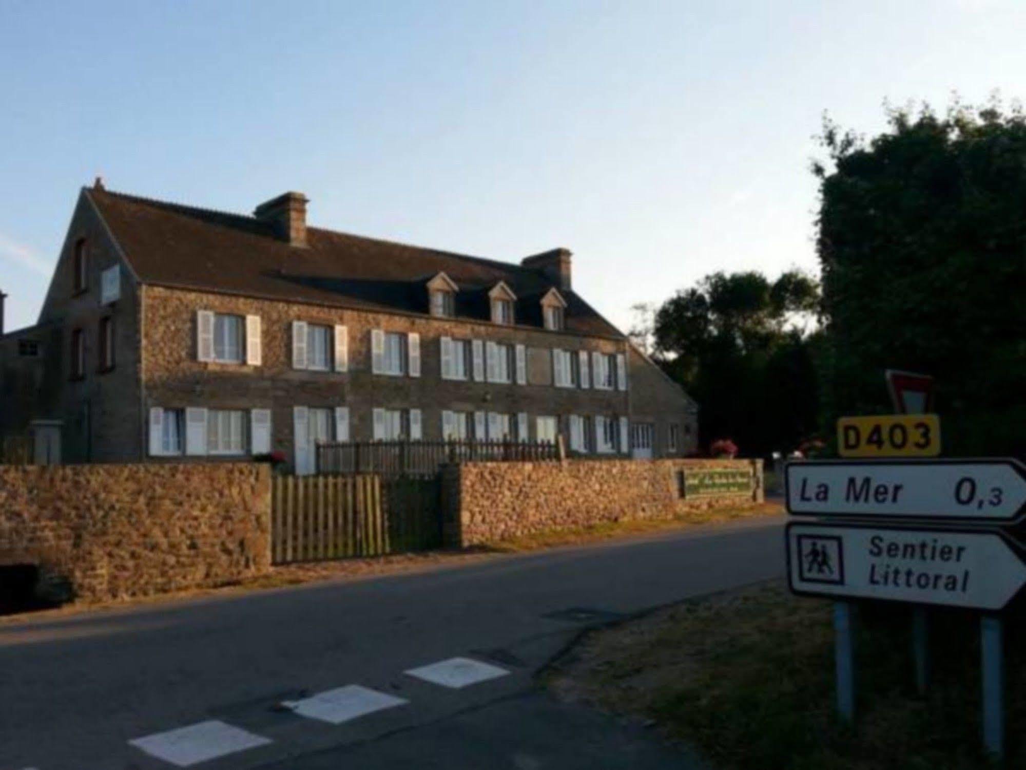 Hotel La Roche Du Marais Omonville-la-Petite Exterior foto