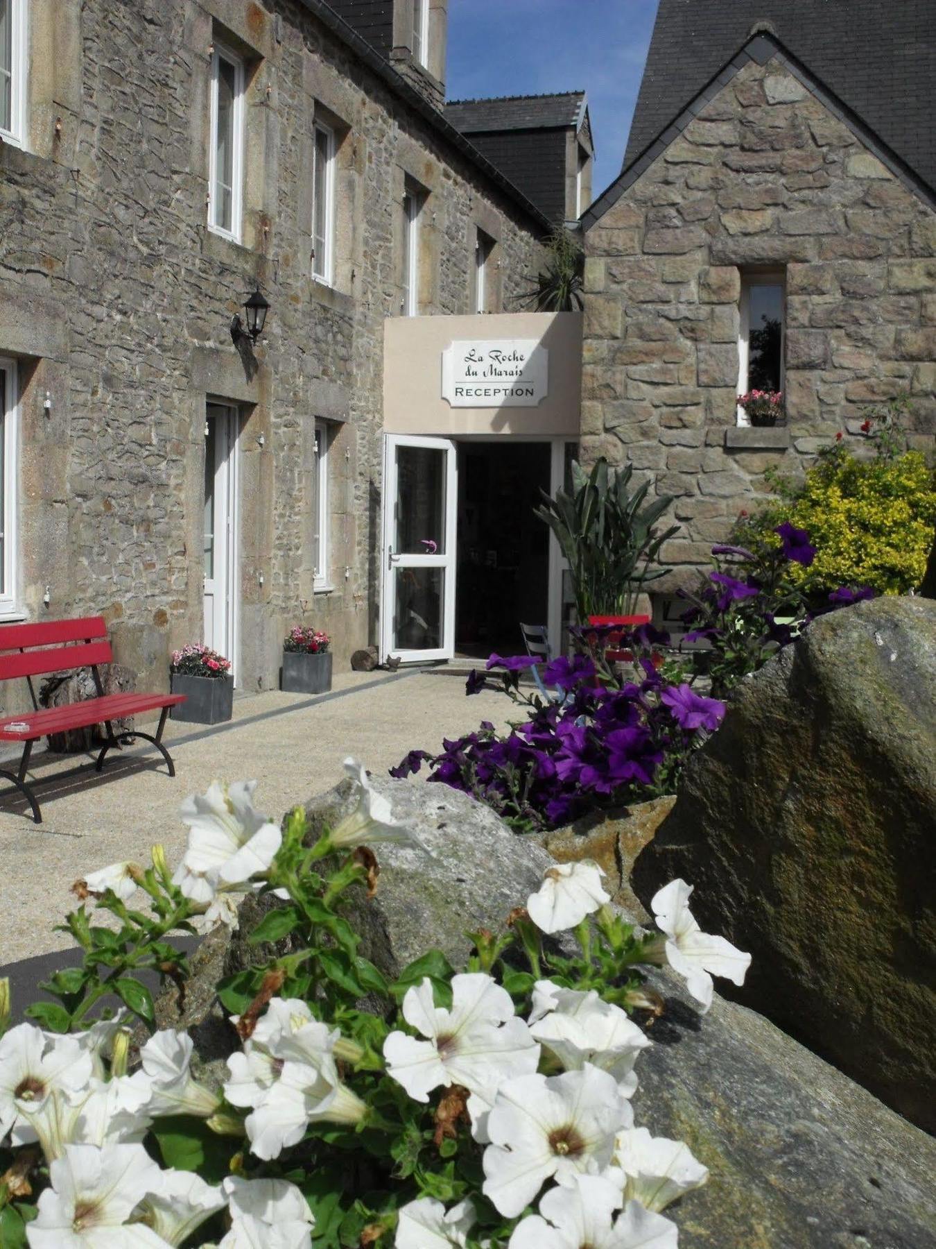 Hotel La Roche Du Marais Omonville-la-Petite Exterior foto